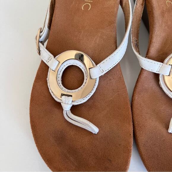 Vionic Park Orchid Toepost Wedge Sandals - Picture 3 of 10